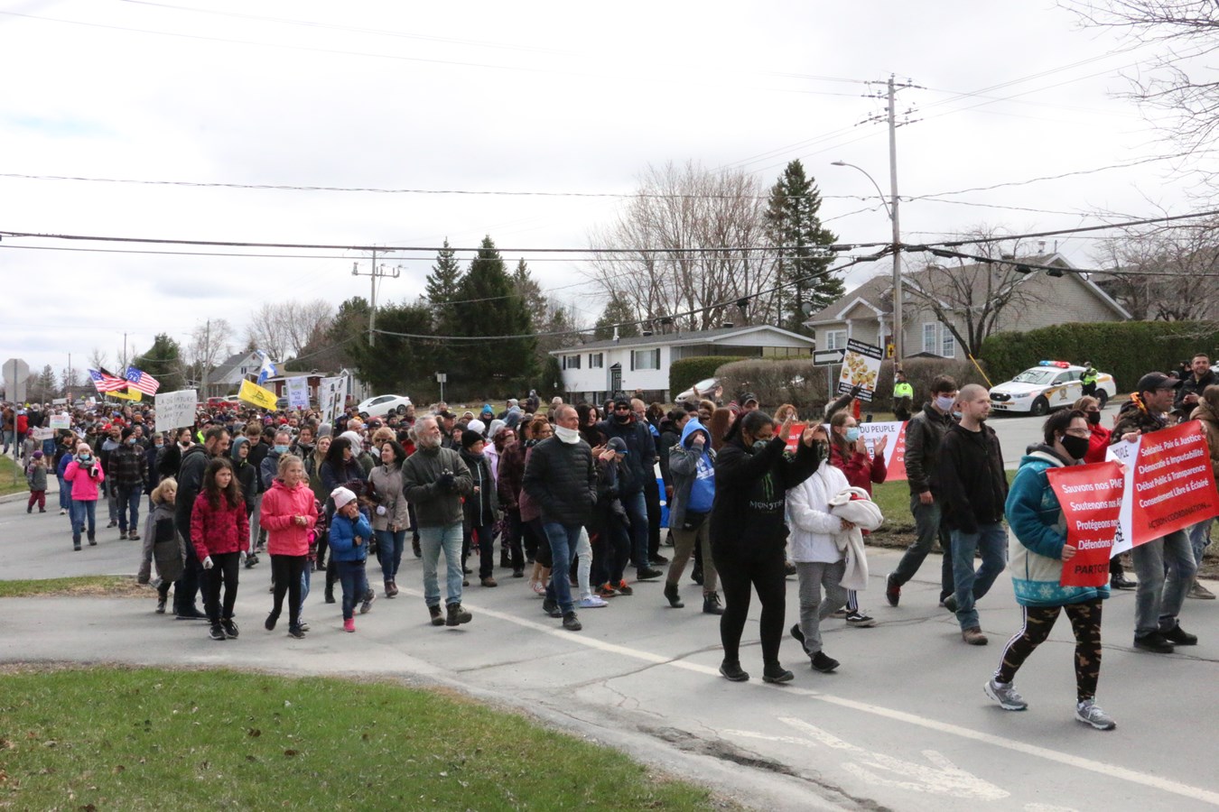 500 personnes à une manif contre les mesures sanitaires de la COVID-19