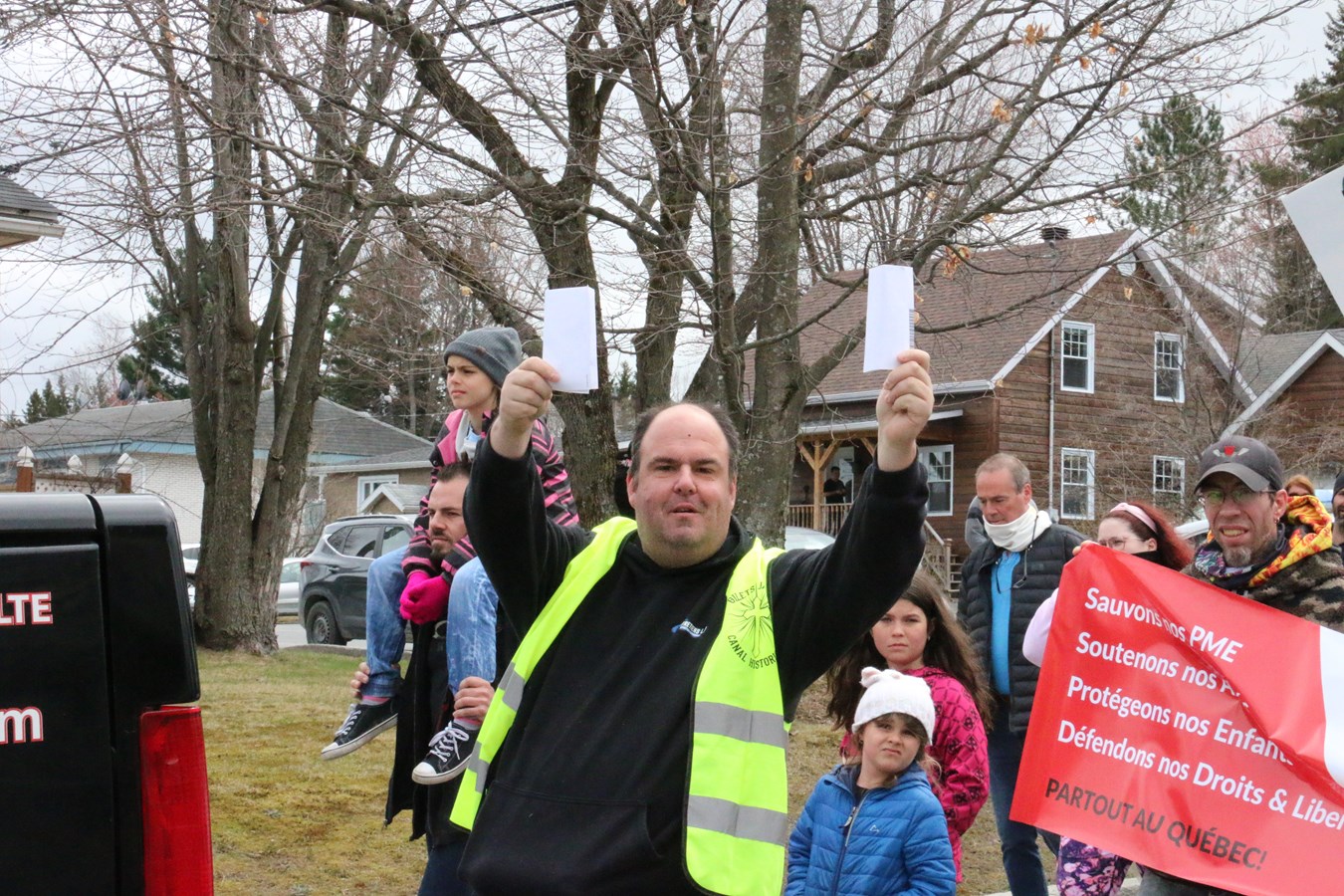 500 personnes à une manif contre les mesures sanitaires de la COVID-19