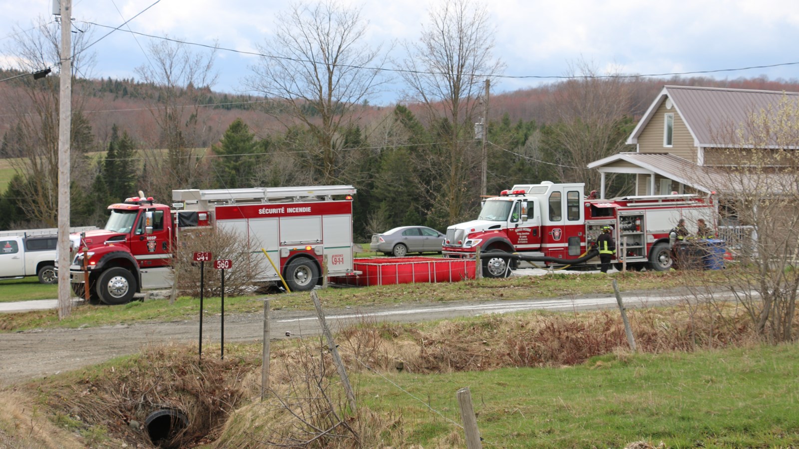 Un garage résidentiel détruit par les flammes