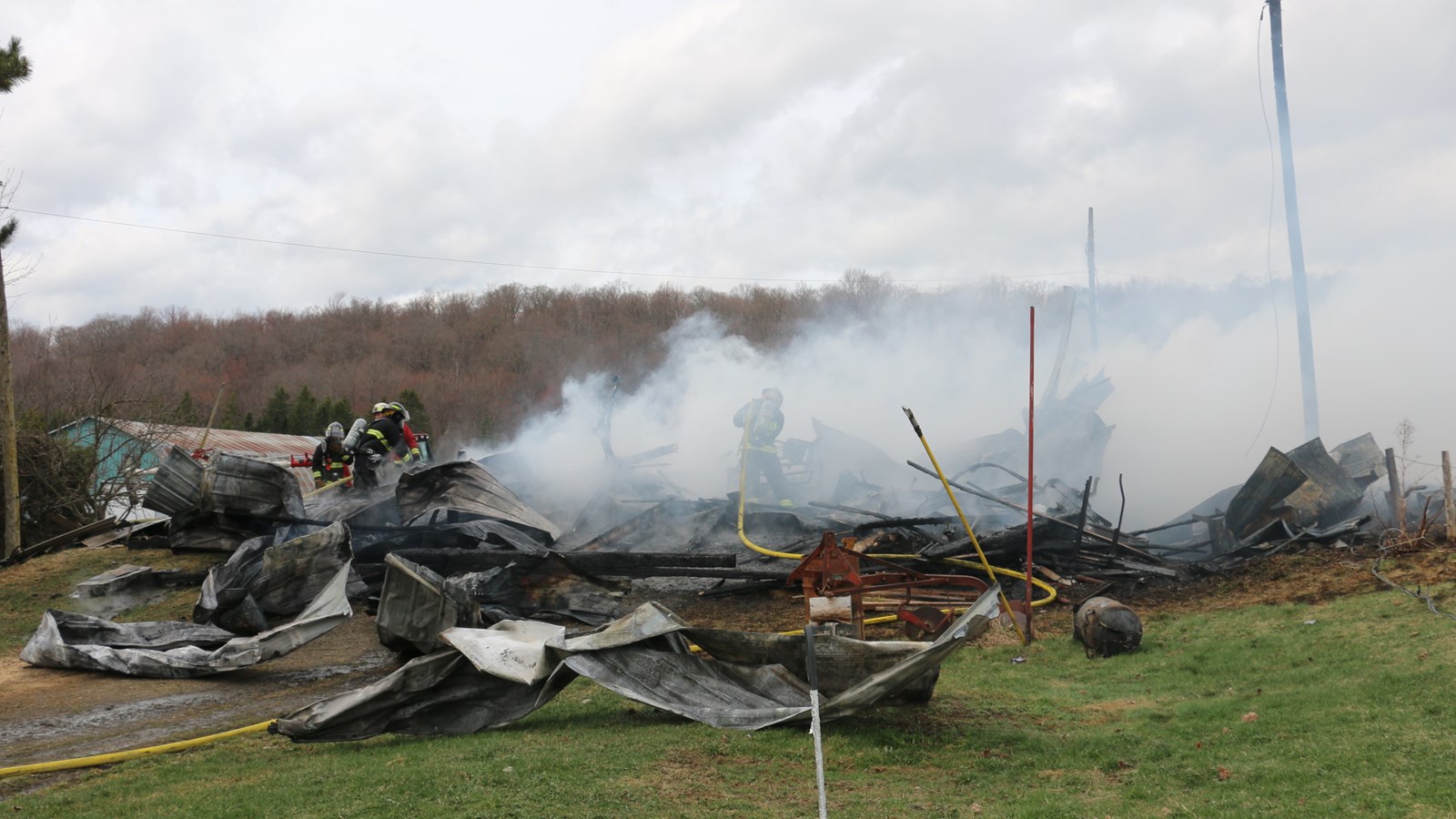 Un garage résidentiel détruit par les flammes