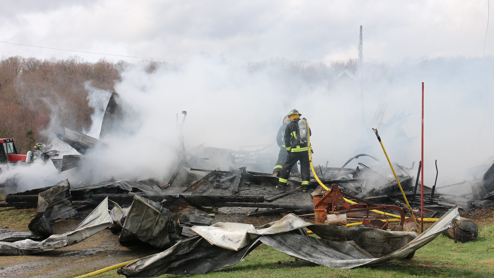 Un garage résidentiel détruit par les flammes