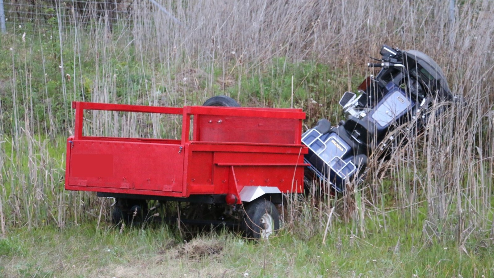Un motocycliste gravement blessé après une sortie de route sur l'A-73