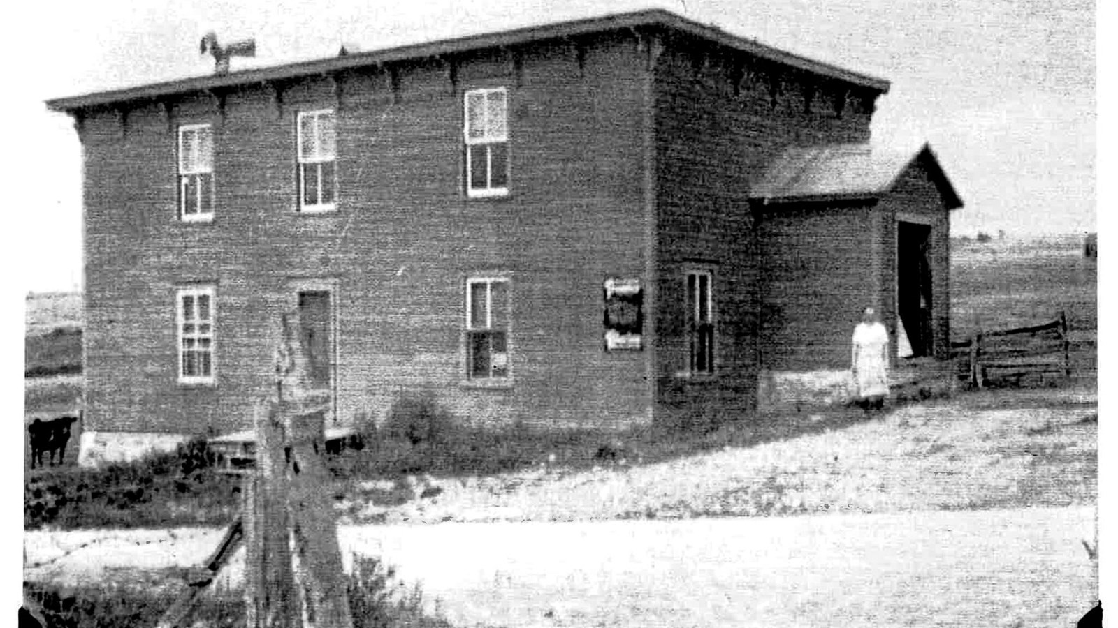 Première fromagerie située sur la ferme d'Aurèle Gilbert. Photo prise dans les années 1926-1930.