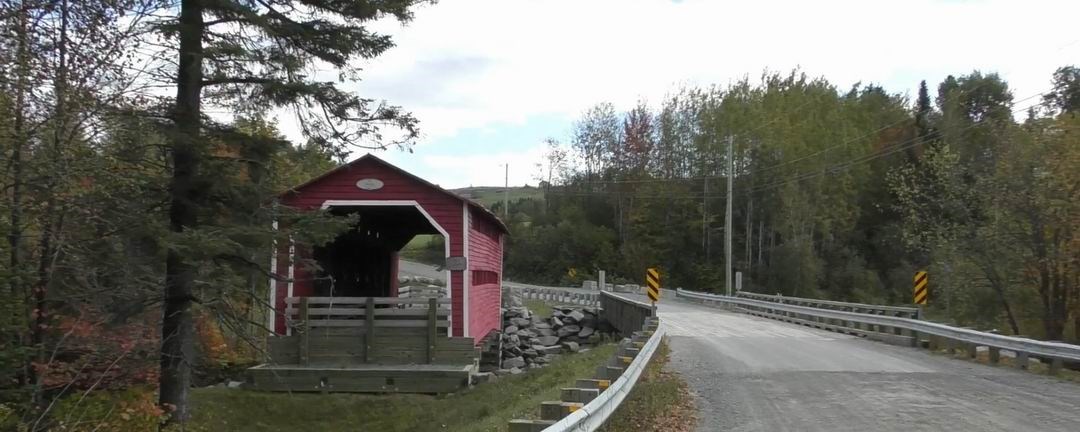 Normand DeLessard présente l'histoire du pont Bolduc à Sainte-Clotilde