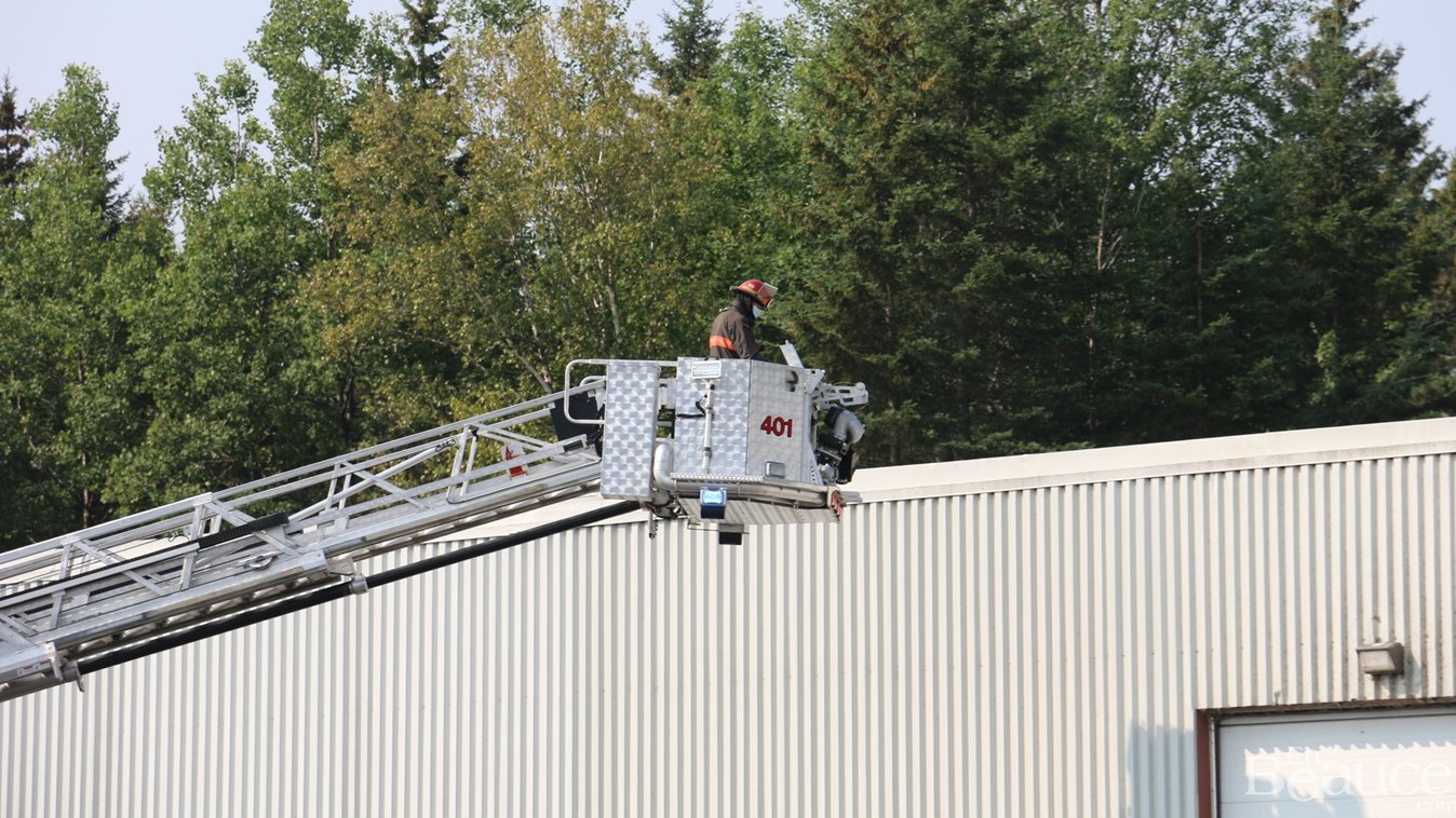 Début d'incendie chez Menuiserie des Pins
