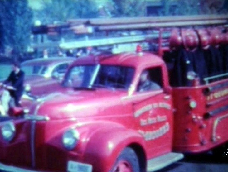 Normand DeLessard présente la parade des pompiers de Saint-Georges en 1961