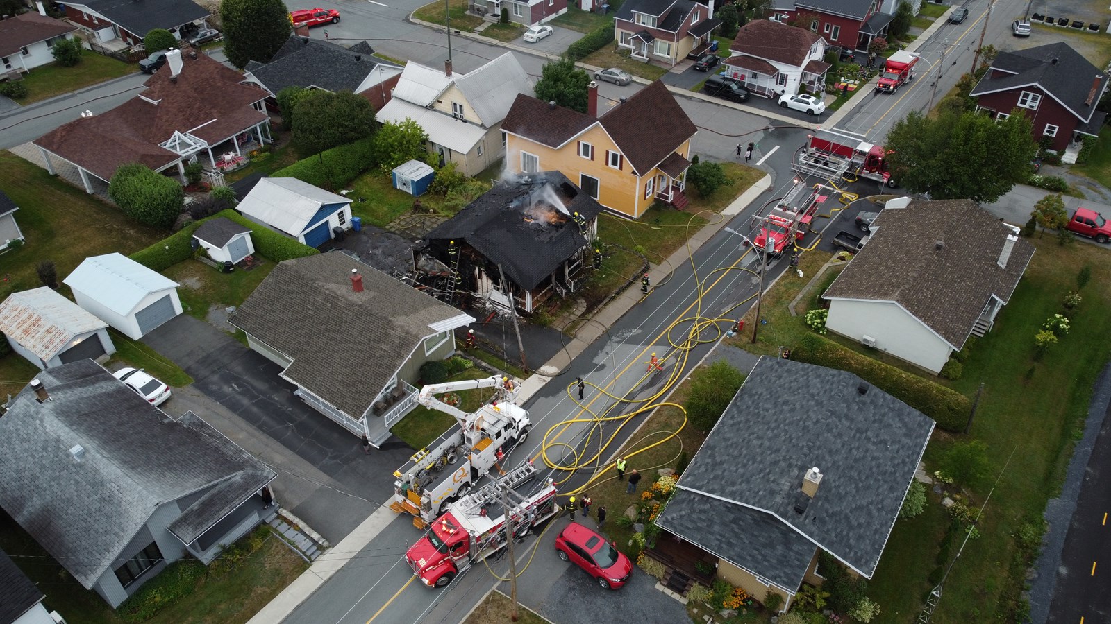 Une résidence ravagée par les flammes à Beauceville