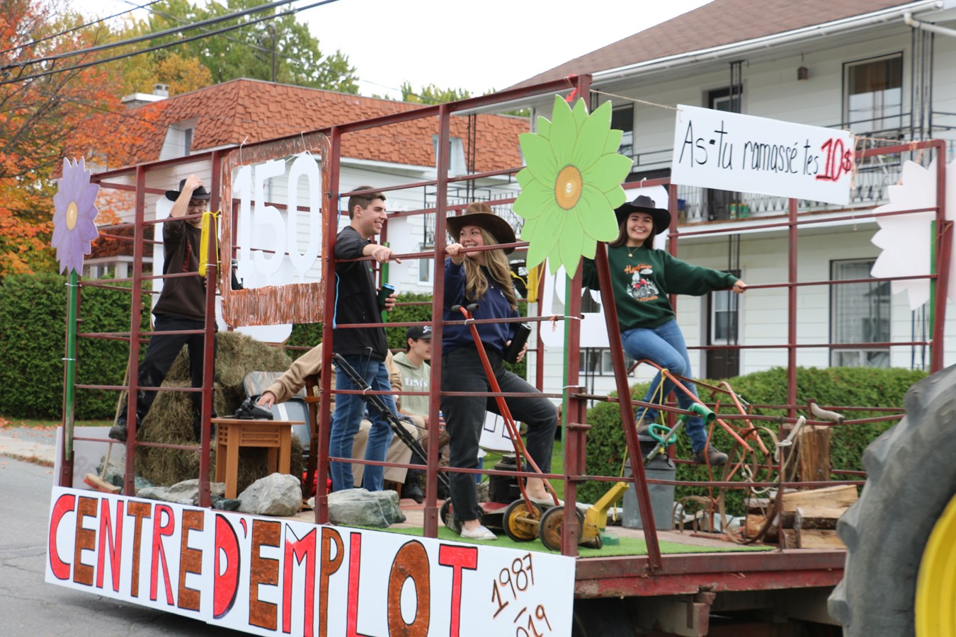 Un franc succès pour la parade des Fêtes du 150e de fondation