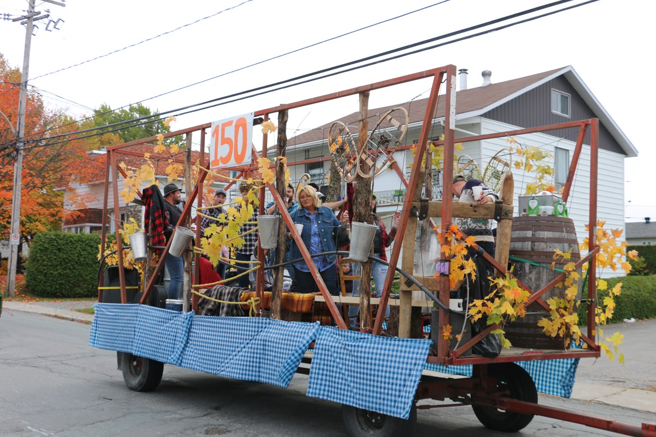 Un franc succès pour la parade des Fêtes du 150e de fondation