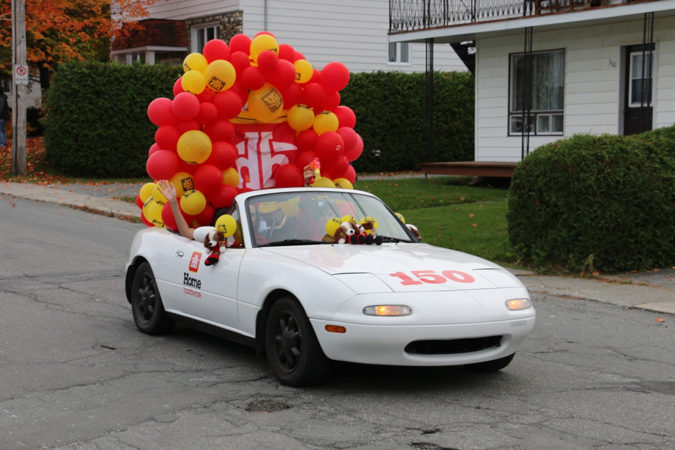 Un franc succès pour la parade des Fêtes du 150e de fondation