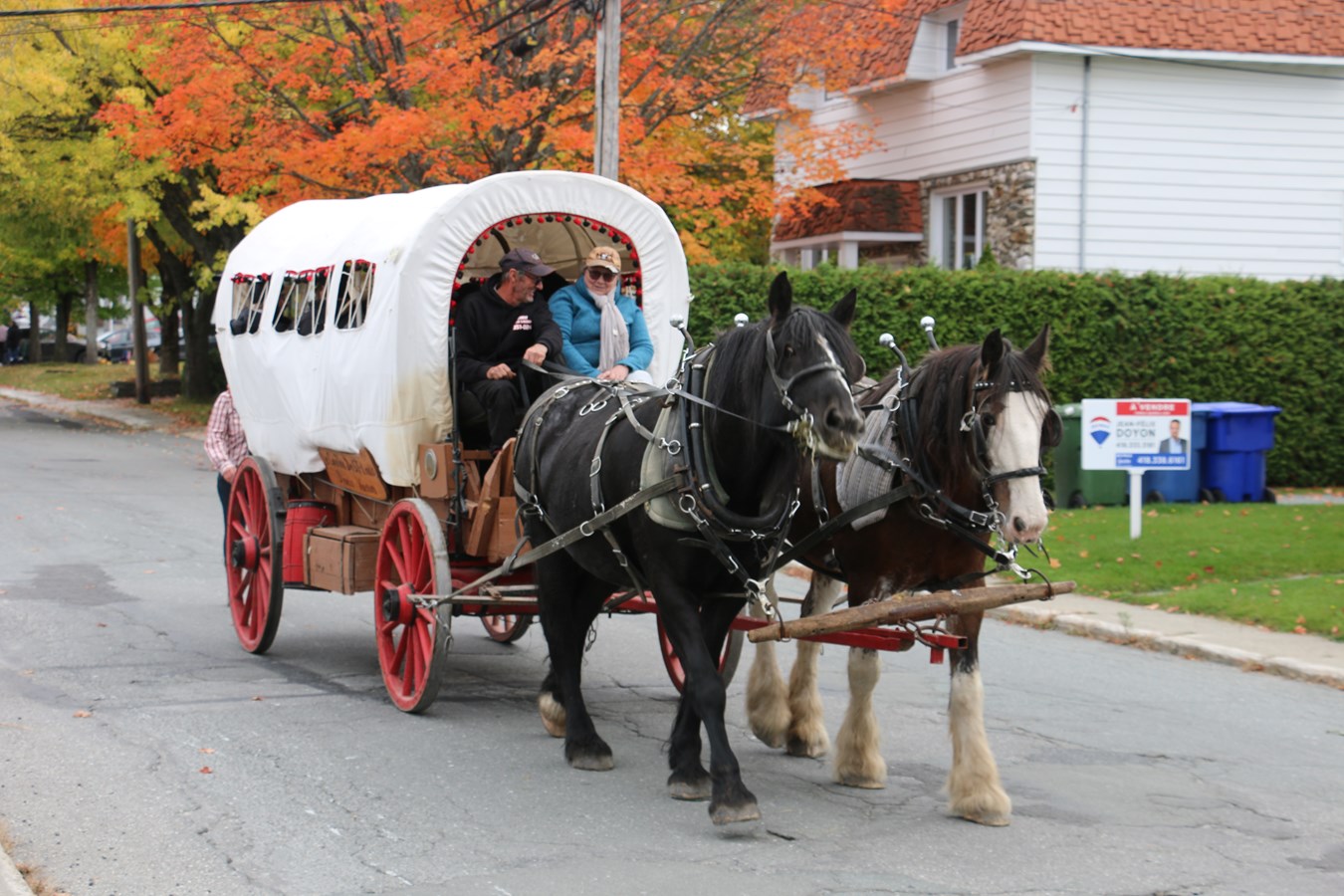 Un franc succès pour la parade des Fêtes du 150e de fondation