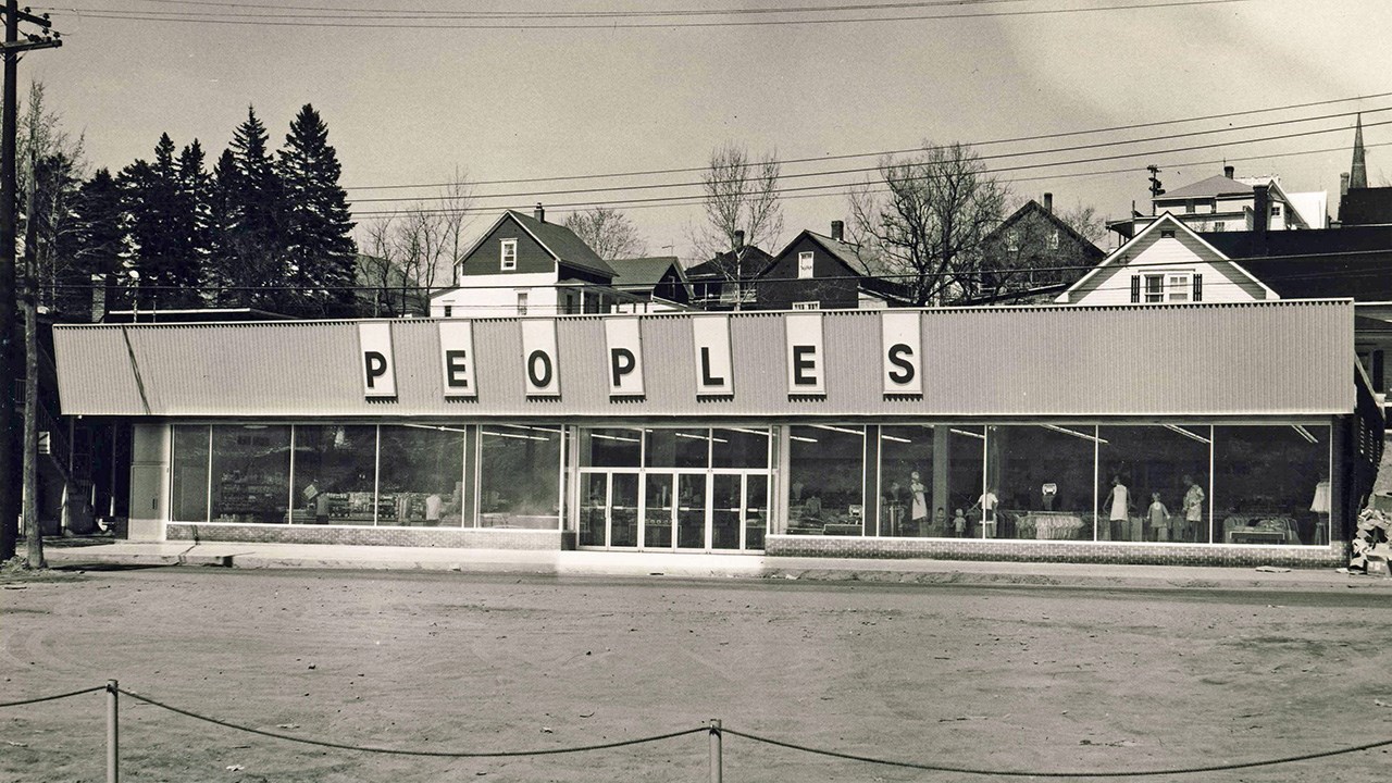 L'ancien magasin Peoples de la Première Avenue.