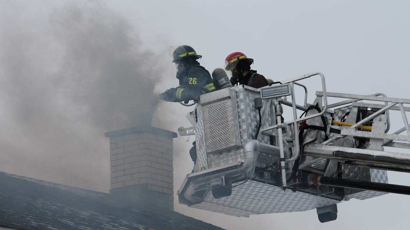 Un feu de cheminée à une résidence de Saint-Georges 
