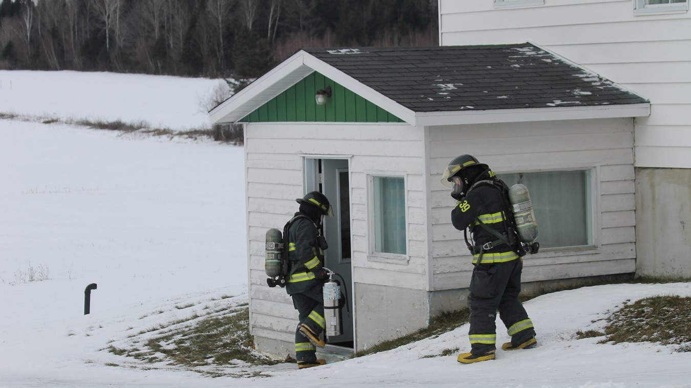 Un feu de cheminée à une résidence de Saint-Georges 