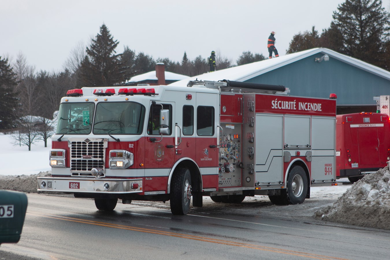 Feu de véhicule et feu de cheminée à Saint-Georges