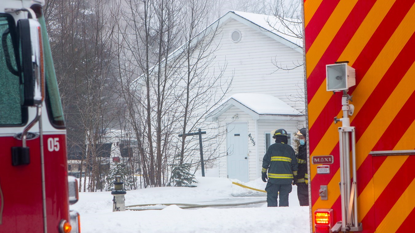Une roulotte prend feu à Saint-Georges