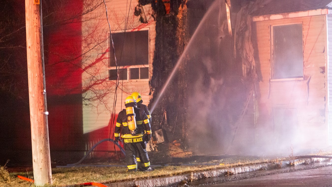 Feu de résidence Saint-Honoré-de-Shenley: le bâtiment est une perte totale