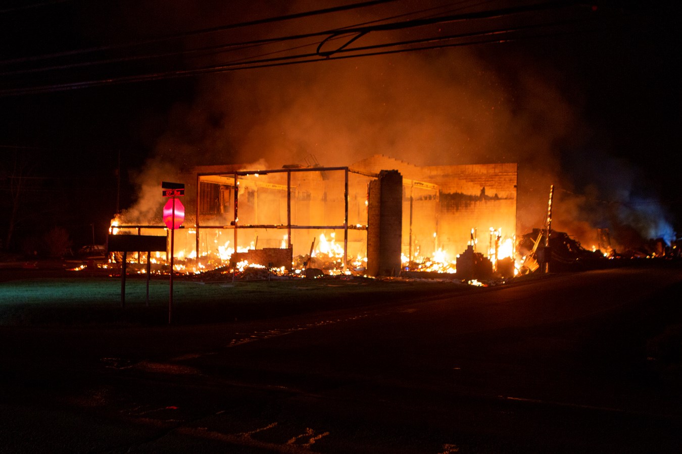 L'usine d'Abritek entièrement rasée par les flammes