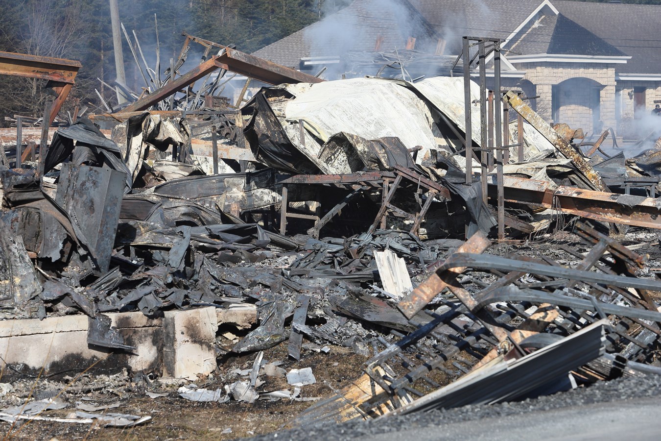 L'usine d'Abritek entièrement rasée par les flammes