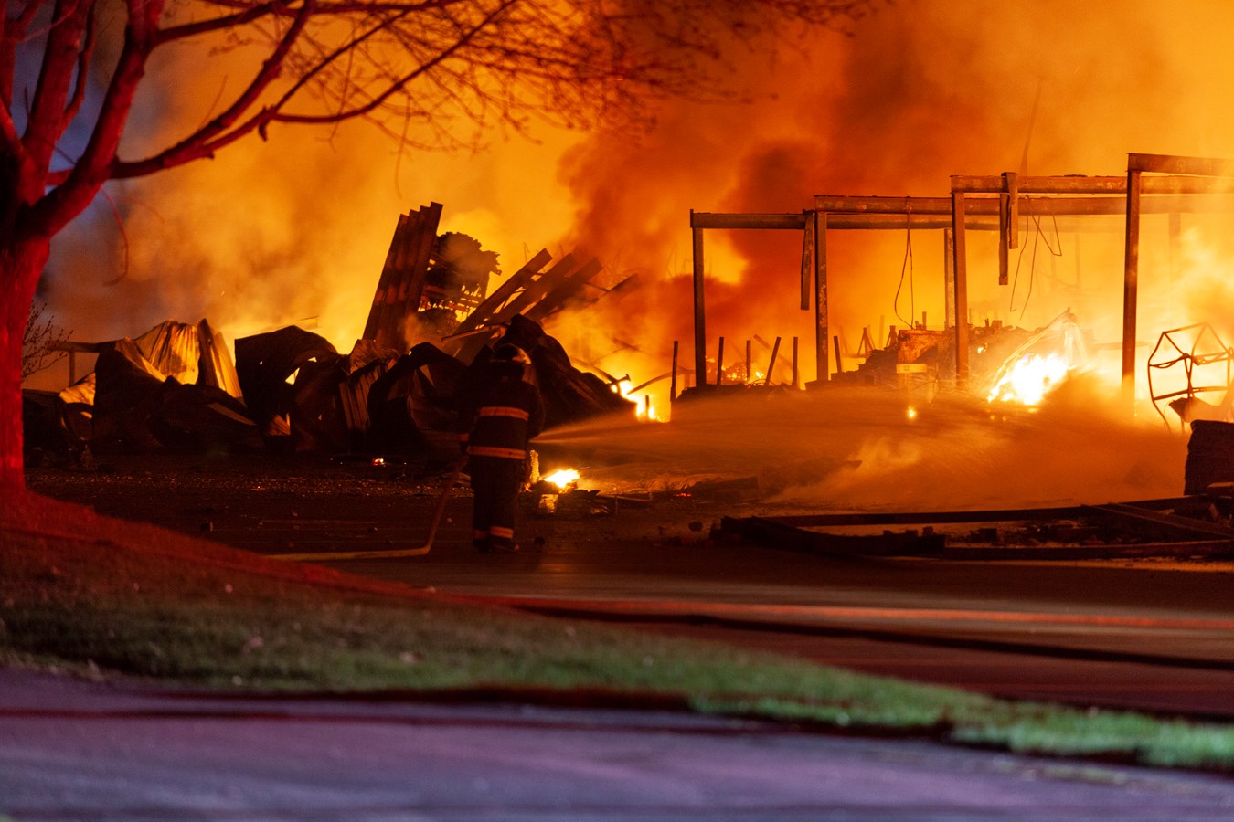 L'usine d'Abritek entièrement rasée par les flammes