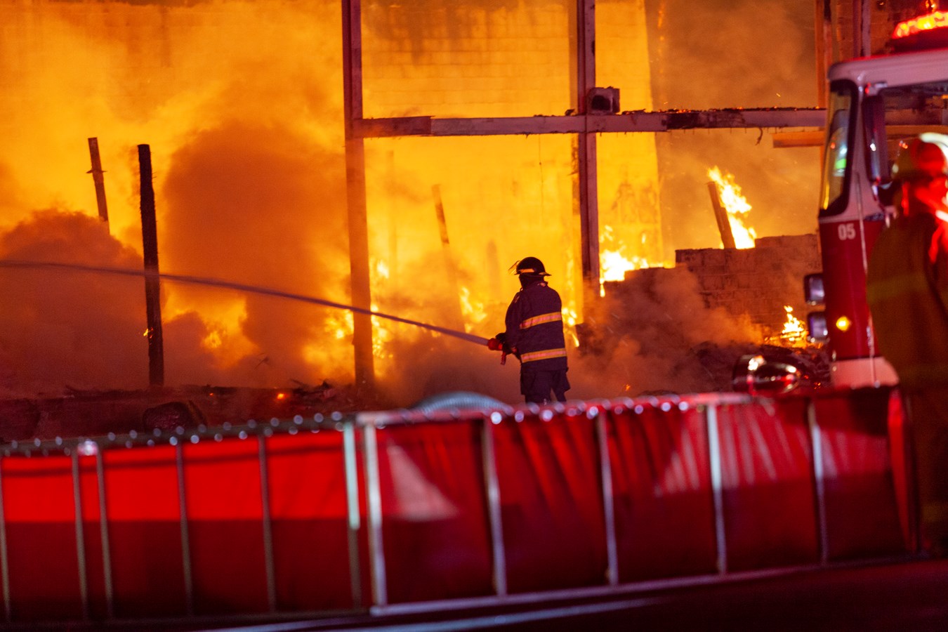 L'usine d'Abritek entièrement rasée par les flammes