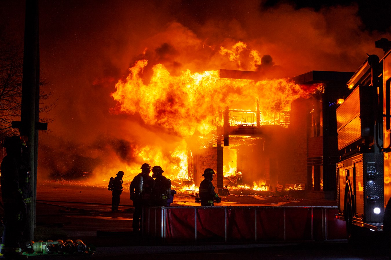 L'usine d'Abritek entièrement rasée par les flammes