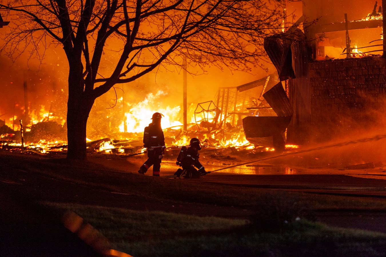 L'usine d'Abritek entièrement rasée par les flammes
