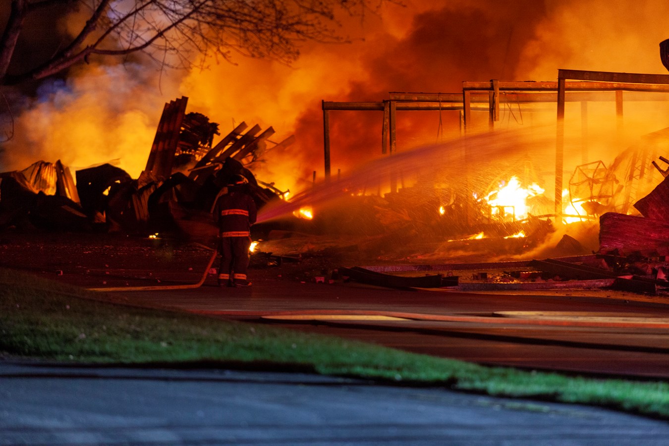 L'usine d'Abritek entièrement rasée par les flammes