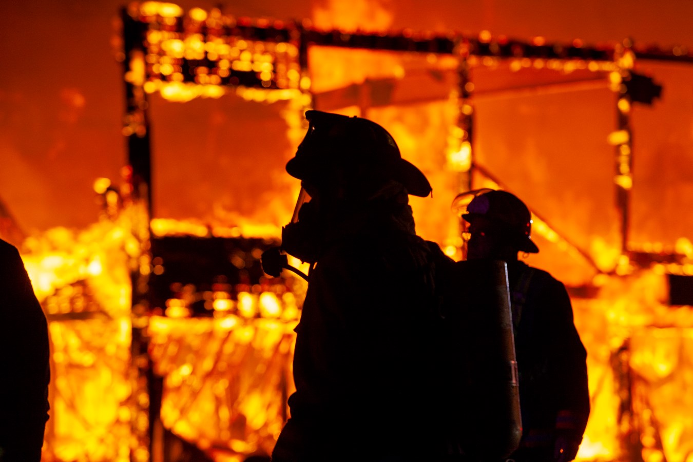 L'usine d'Abritek entièrement rasée par les flammes