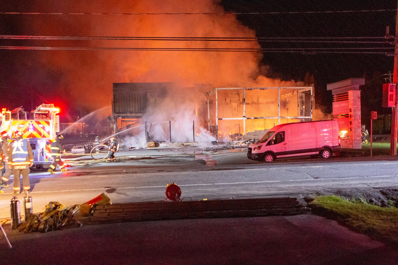 L'usine d'Abritek entièrement rasée par les flammes