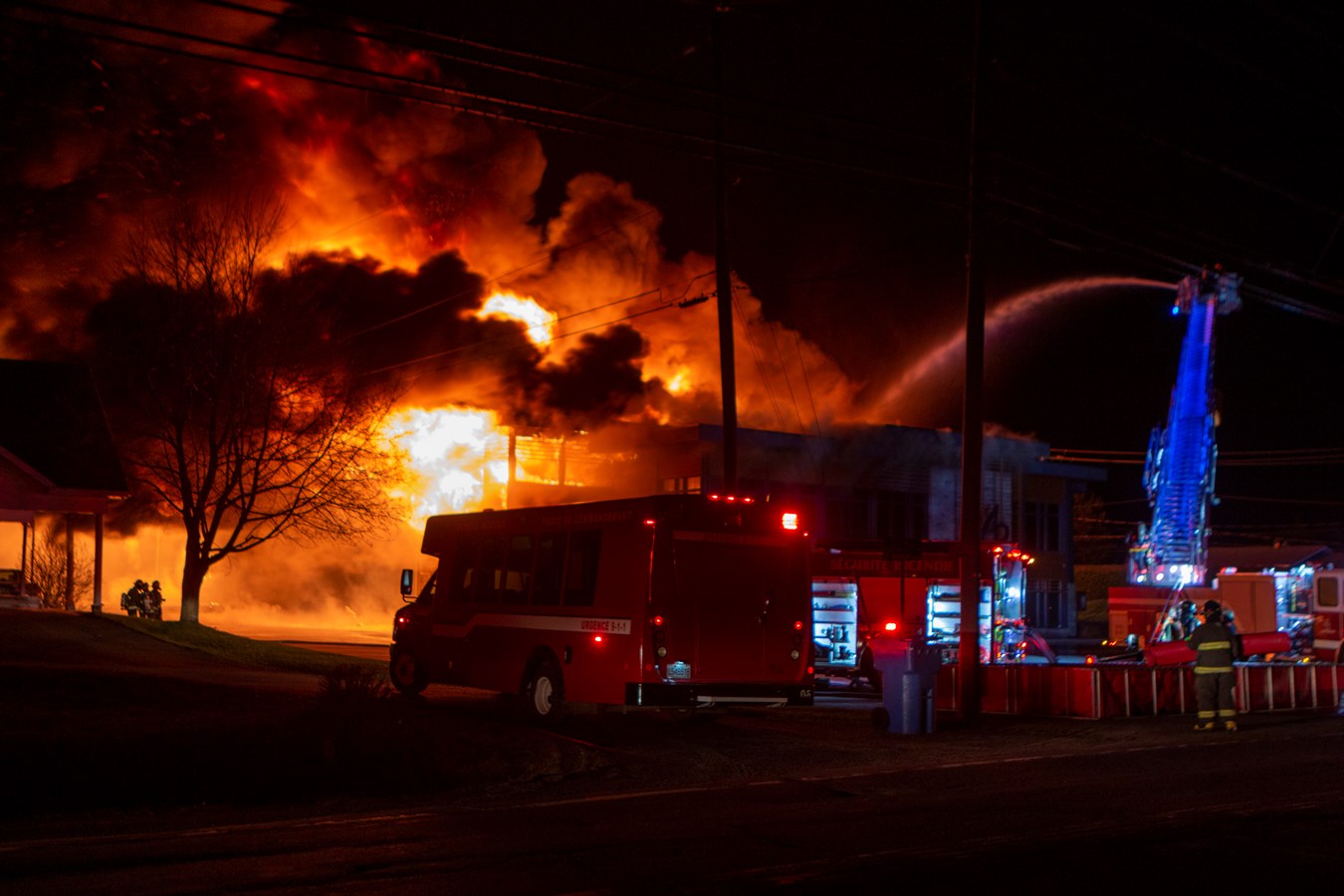 L'usine d'Abritek entièrement rasée par les flammes