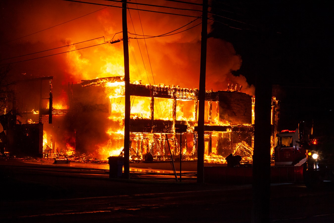L'usine d'Abritek entièrement rasée par les flammes