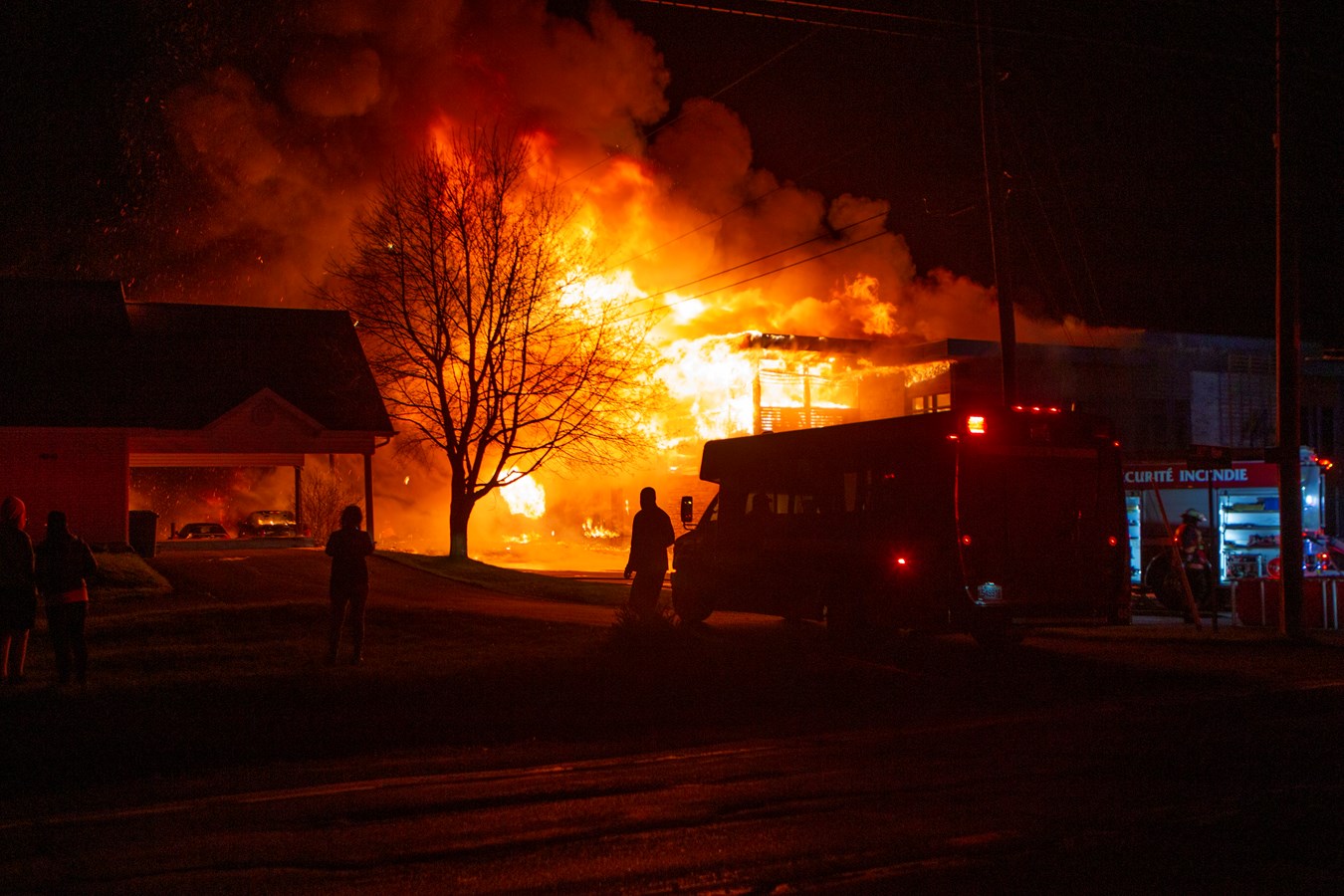 L'usine d'Abritek entièrement rasée par les flammes