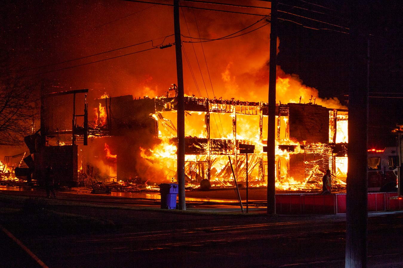 L'usine d'Abritek entièrement rasée par les flammes