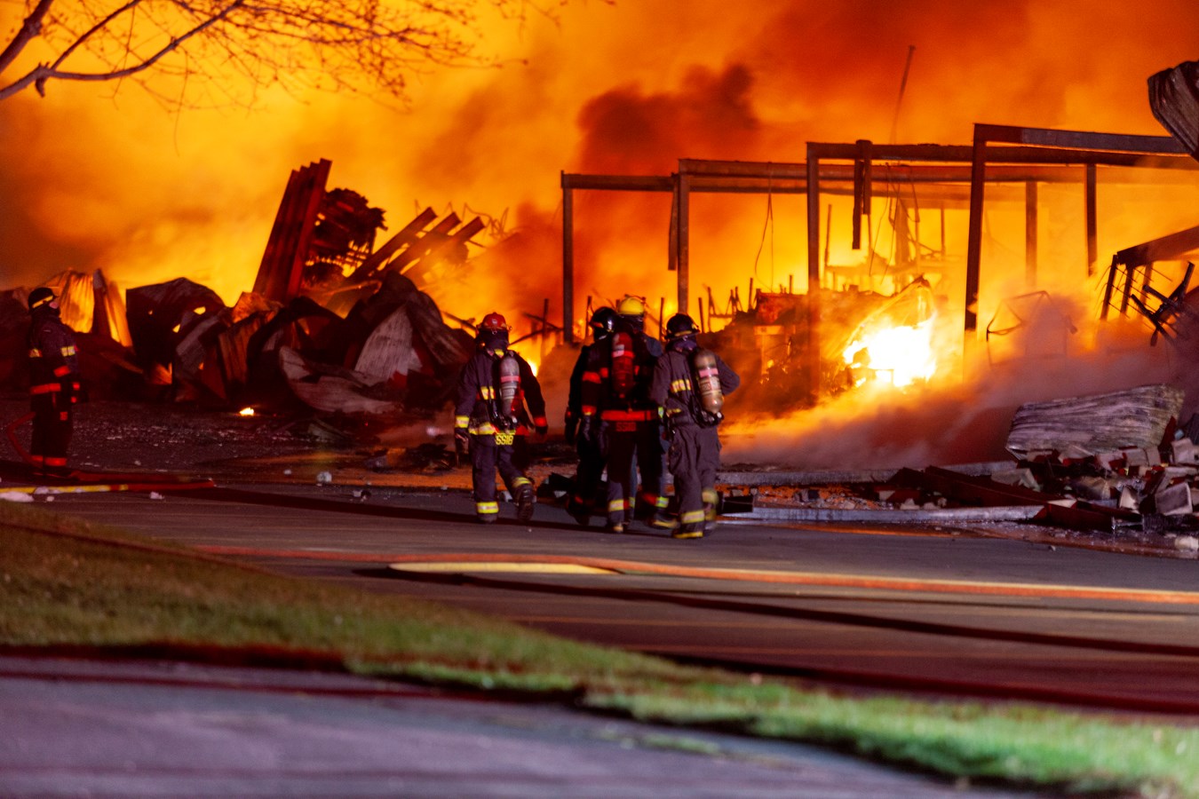 L'usine d'Abritek entièrement rasée par les flammes