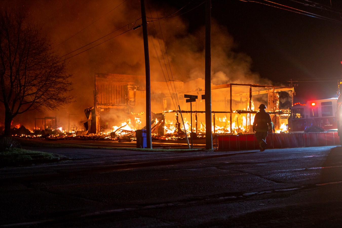L'usine d'Abritek entièrement rasée par les flammes