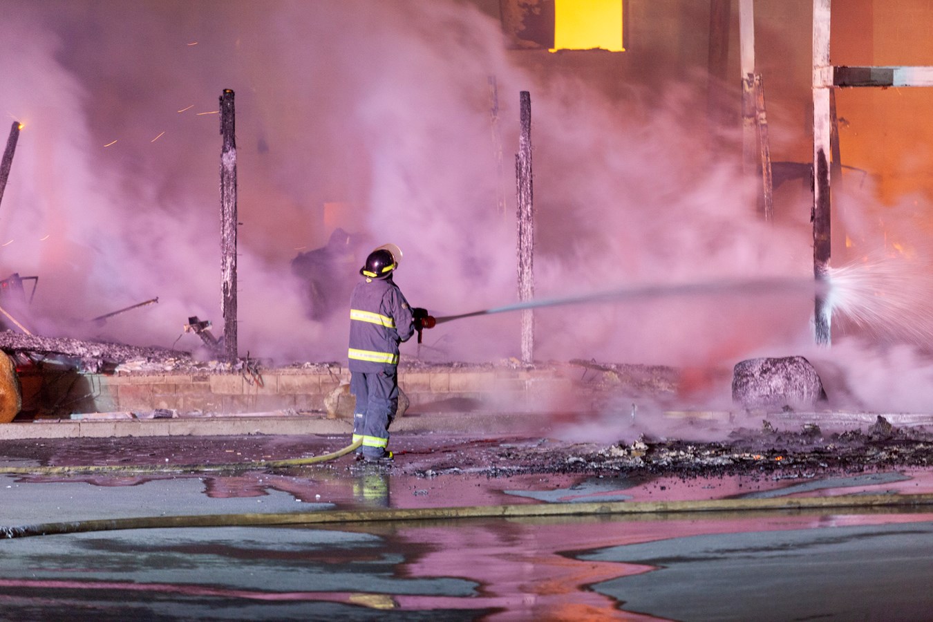 L'usine d'Abritek entièrement rasée par les flammes