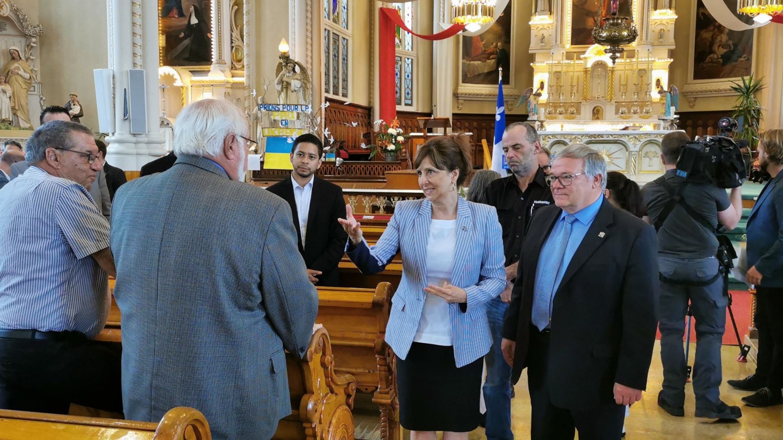 C'est en l'église de Saint-Joseph-de-Beauce que la ministre de la Culture, Nathalie Roy (au centre) a effectué son annonce nationale.