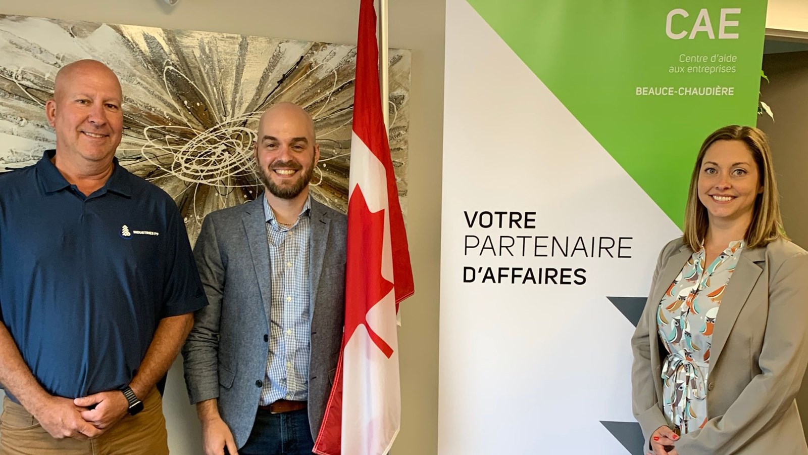 De gauche à droite, Guy Roy, président, Maxime DuChêne, conseiller et Karine Therrien, directrice générale.