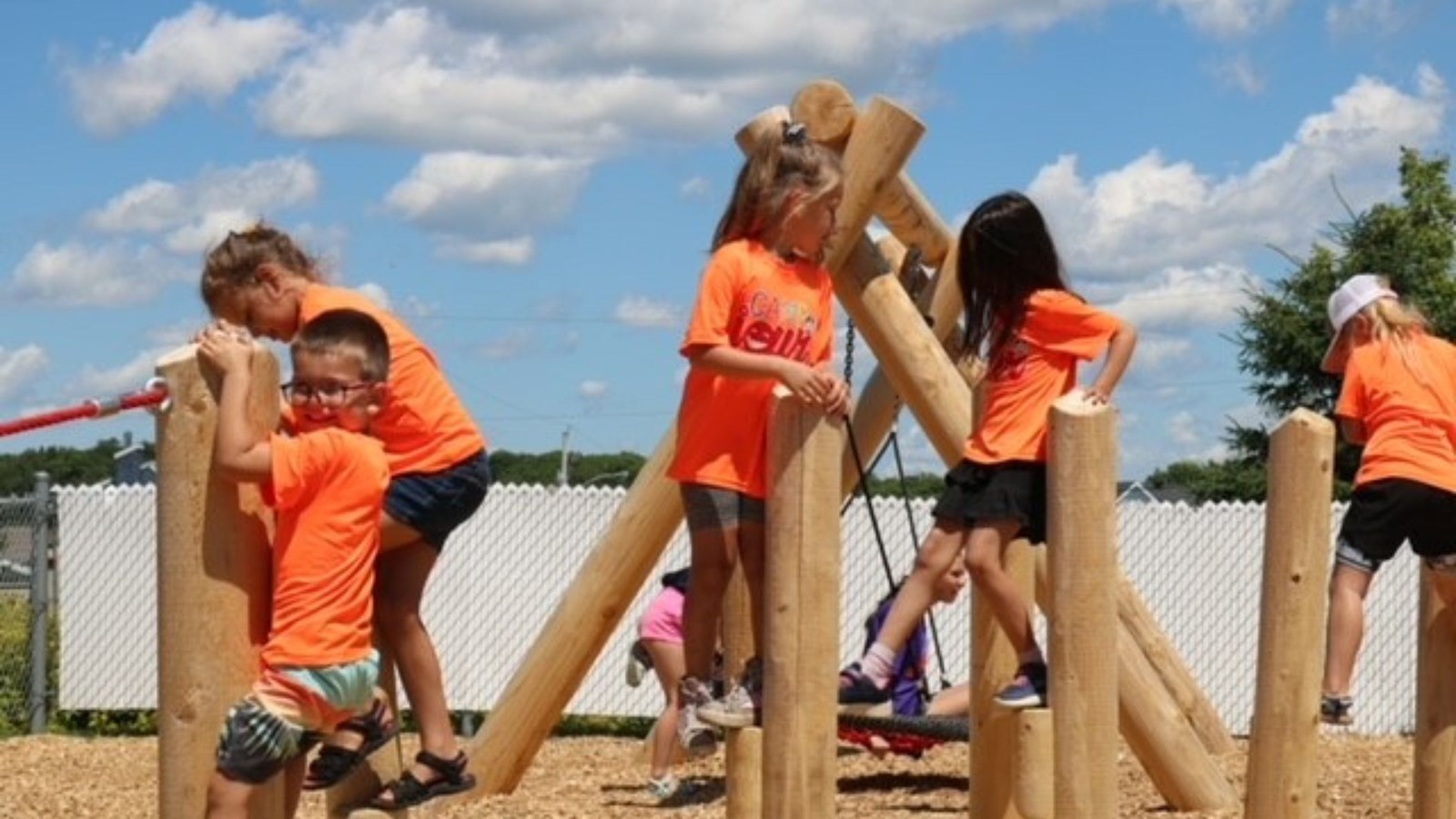 Saint-Elzéar inaugure le parc Desjardins 