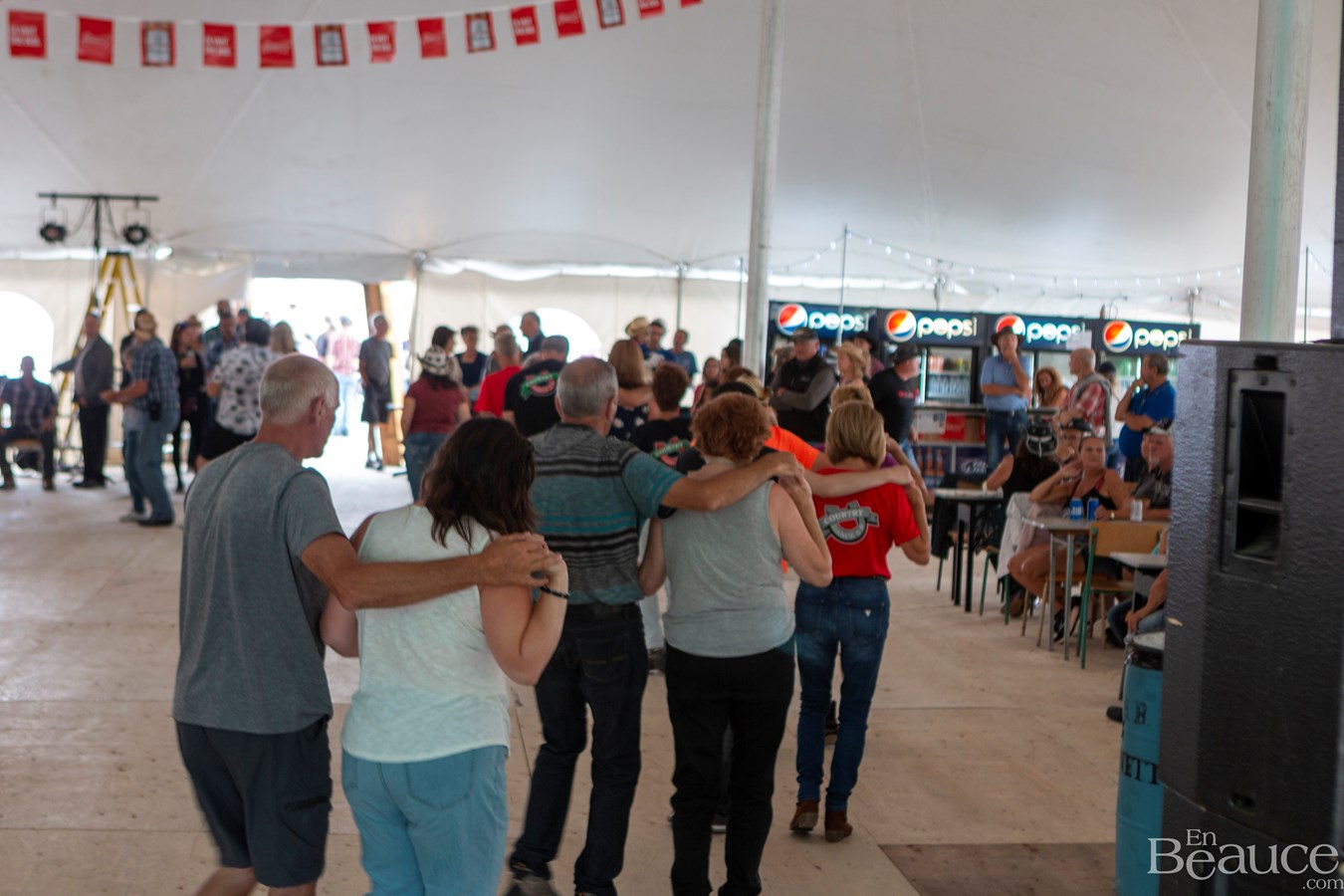 La parade de voitures anciennes de Nashville en Beauce 2022 en images
