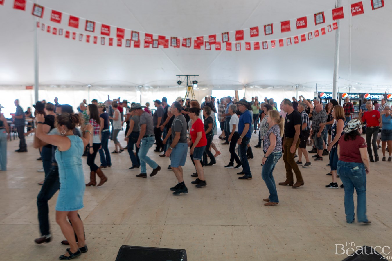 La parade de voitures anciennes de Nashville en Beauce 2022 en images