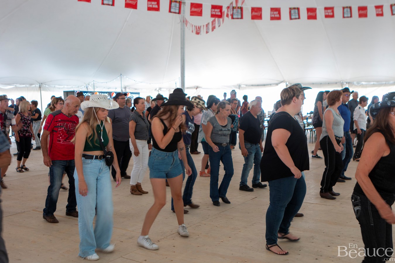 La parade de voitures anciennes de Nashville en Beauce 2022 en images