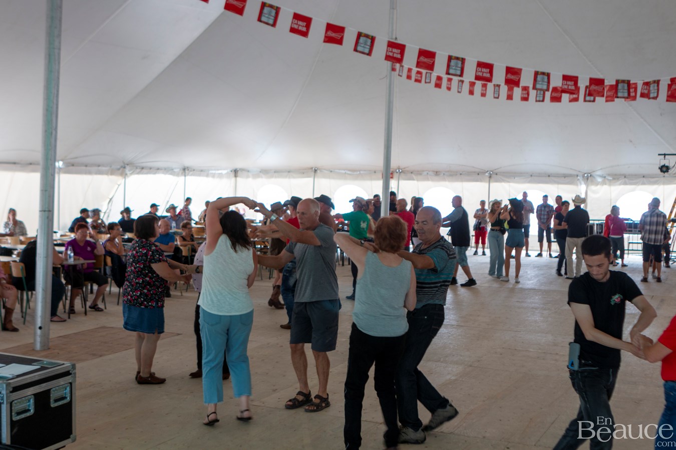 La parade de voitures anciennes de Nashville en Beauce 2022 en images