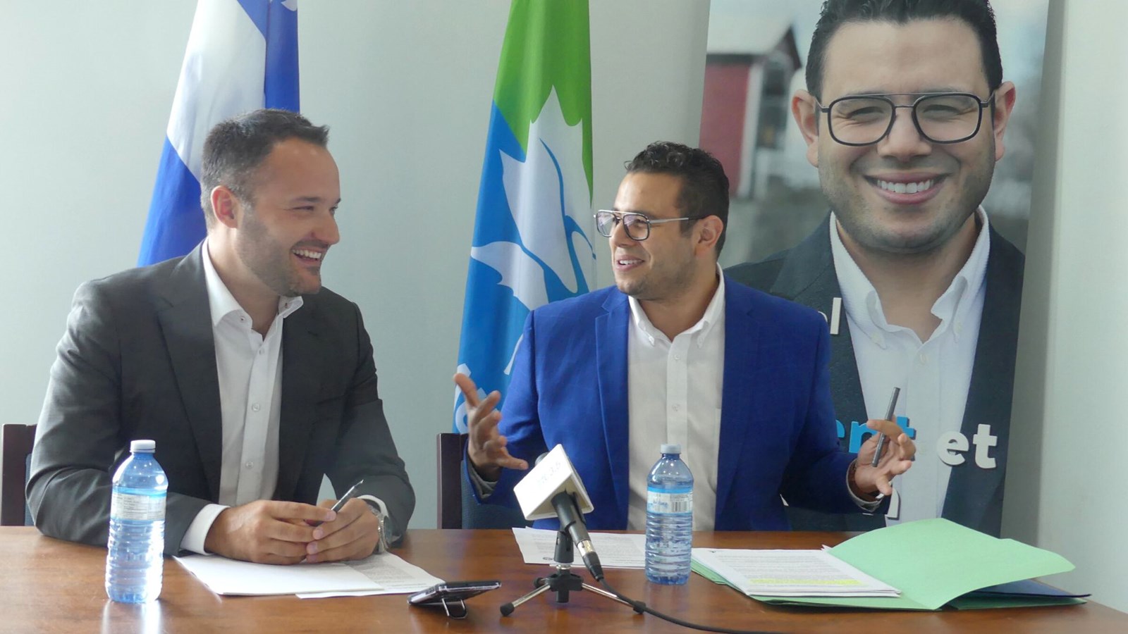 C'est en compagnie de son collègue ministre de la Famille, Mathieu Lacombe, que le député de Beauce-Sud, Samuel Poulin, a dévoilé les thèmes de sa campagne électorale.