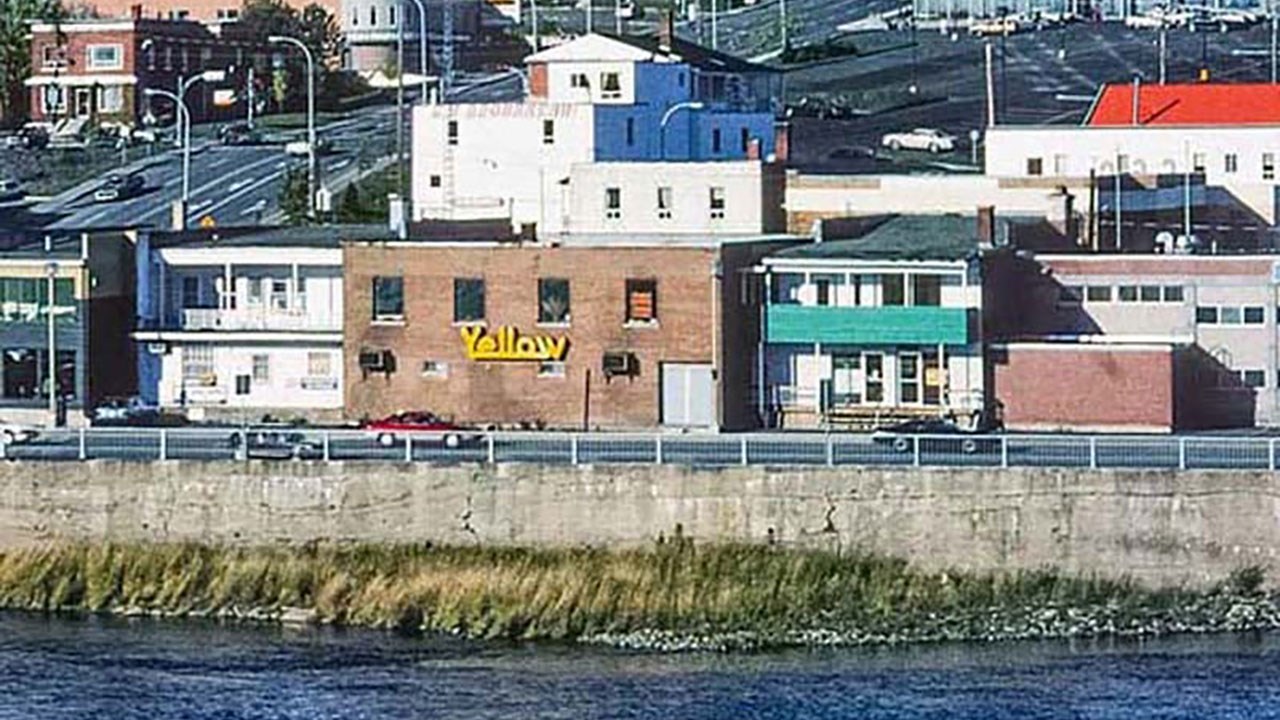 L'inoubliable magasin Smith près du pont de fer