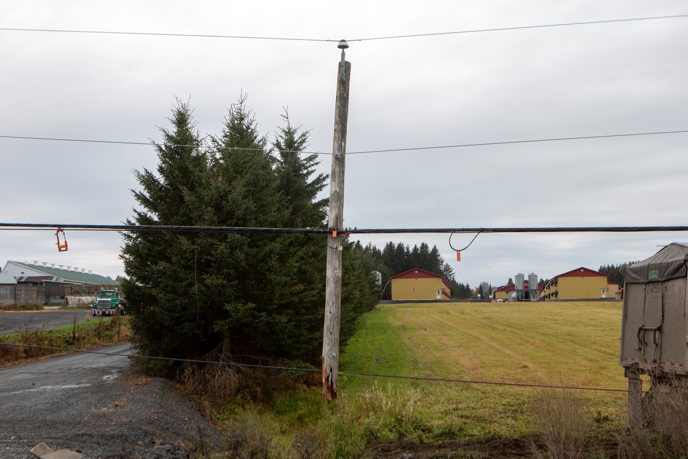 Un tracteur et un camion semi-remorque impliqué dans un accident