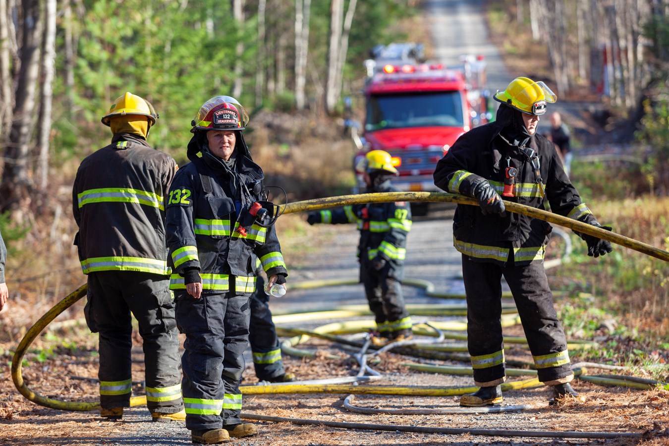 Un tracteur de ferme détruit par le feu