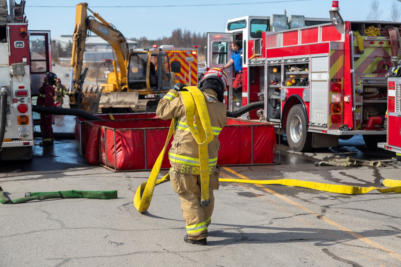 Incendie à Saint-Isidore: un jumelé de deux étages entièrement détruit
