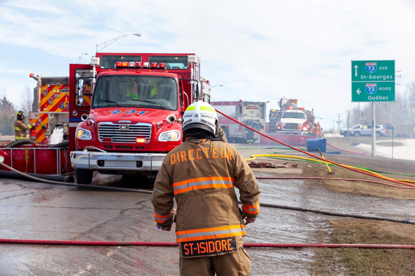 Incendie à Saint-Isidore: un jumelé de deux étages entièrement détruit